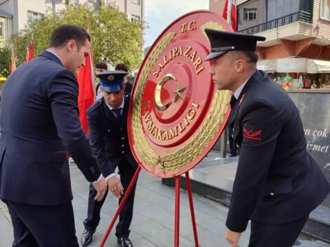 cumhuriyetin 102 yili toreni 41Sv6MOs.jpg