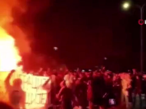 karadagda turk vatandaslari aleyhindeki gosteriler uc gundur devam ediyor XAdb9Buu.jpg