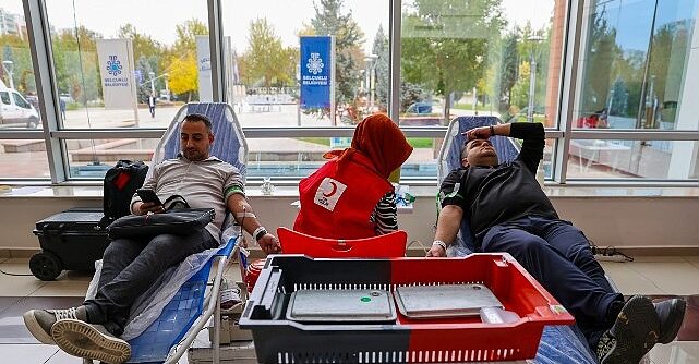 selcuklu belediyesi personelinden kizilaya kan bagisi destegi aF9c8js9.jpg
