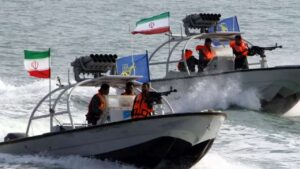 iran-medyasi-duyurdu-hurmuz-bogazinda-ticari-koridorlar-kapatildi-y9j2p4u4