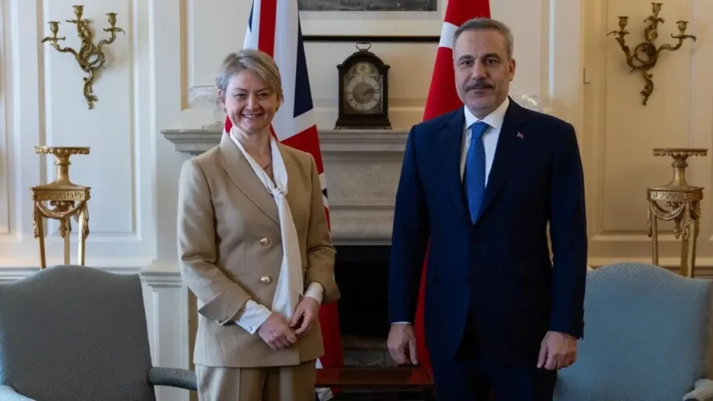 turkiye-ile-ingiltere-arasinda-stratejik-ortaklik-cerceve-belgesi-imzalandi-natonun-siyasi-ve-askeri-onemi-BJKYAigN