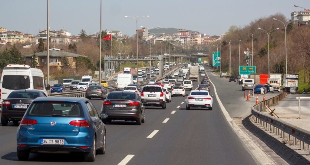 uzun-yolculuklar-icin-en-iyi-otomobiller-belirlendi-zirvede-surpriz-model-var-lx8BMFKJ