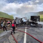 carpisan-tirlar-alev-aldi-2-sofor-yanarak-can-verdi-IVQI8Q6p