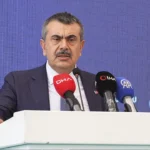 egitim-is-baskani-ozbay-969-okul-yoneticisi-tekinin-konusmasina-plansizca-cagrildi-NYDR3BIZ