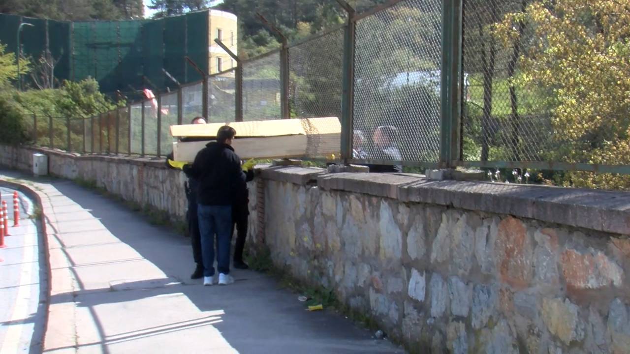 Maltepe’de Ağaçlık Alanda Erkek Cesedi Bulundu