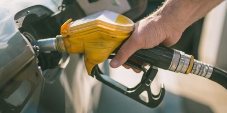 pompa-fiyatlari-tehlikede-petrol-firladi-SBCMF3MV