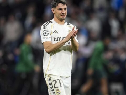 Diaza 15 milyon euro O5Fuu21s